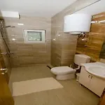 Vesela - Comfort One Bedroom With Balcony And Sea View *