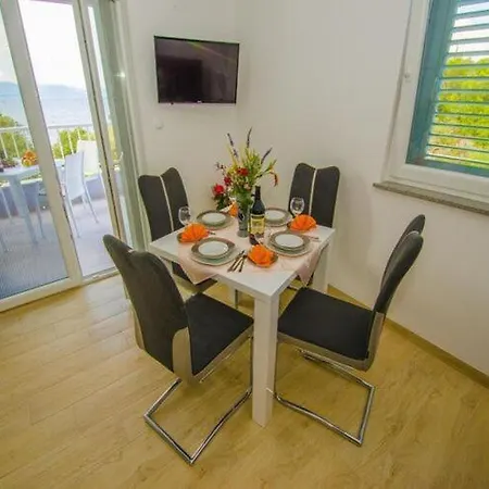 Vesela - Comfort One Bedroom With Balcony And Sea View Janjina