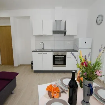 Vesela - Comfort One Bedroom With Balcony And Sea View * Janjina