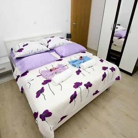 Lägenhet Vesela - Comfort One Bedroom With Balcony And Sea View