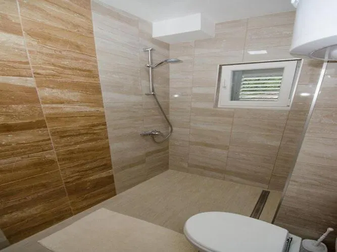 Vesela - Comfort One Bedroom With Balcony And Sea View * Janjina