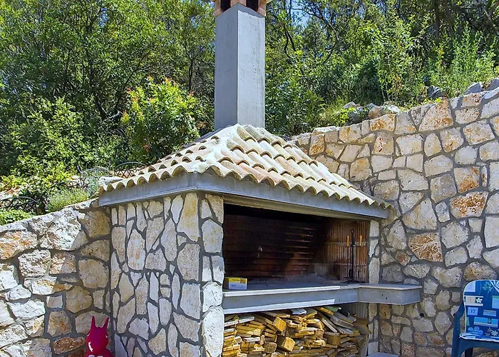 Vesela - Comfort One Bedroom With Balcony And Sea View 아파트