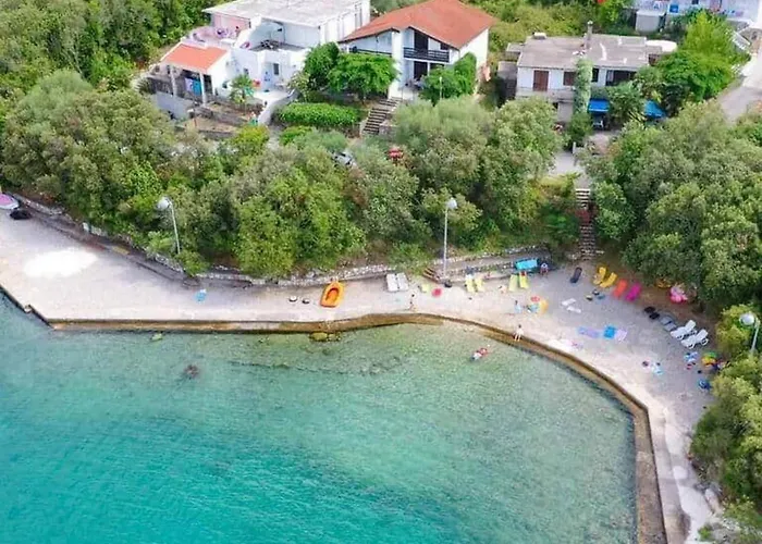 Vesela - Comfort One Bedroom With Balcony And Sea View *